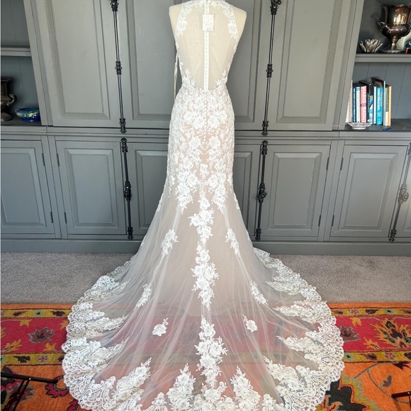 Signature White and Cream Floral Lace Wedding Dress - Picture 2 of 7